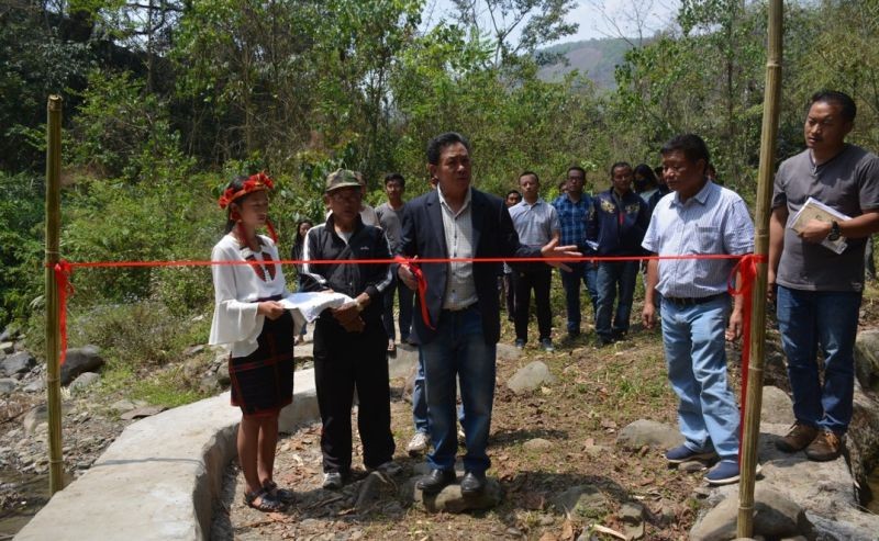 DC Peter Lichamo inaugurating the Kapoki MI project on April 10. (DIPR Photo)